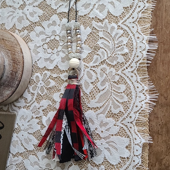 Necklace - Picture 3 of 4